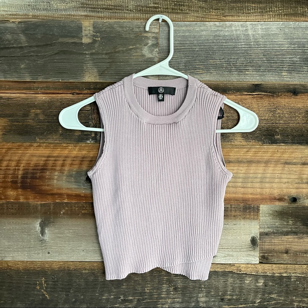 Sold - MISSGUIDED Halter Cropped Ribbed Top